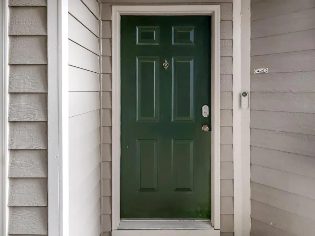Cozy 1-Br Apartment With A Seasonal Pool Charlotte