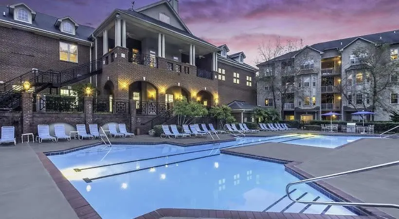 Cozy 1-Br Apartment With A Seasonal Pool Charlotte