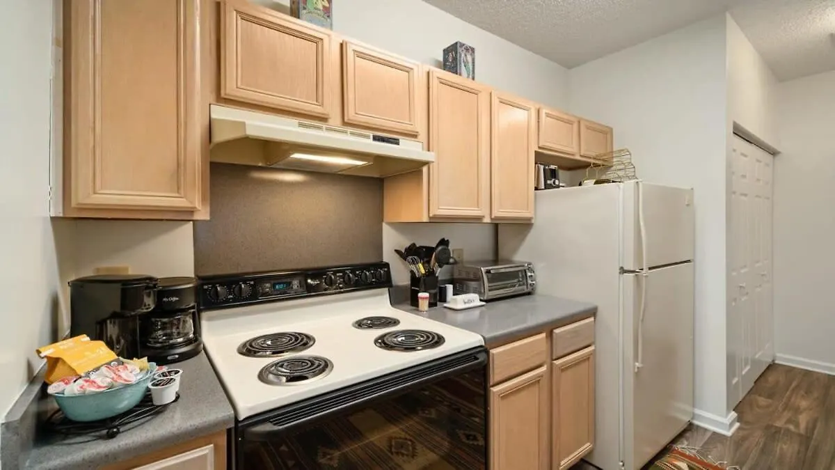 Cozy 1-Br Apartment With A Seasonal Pool Charlotte
