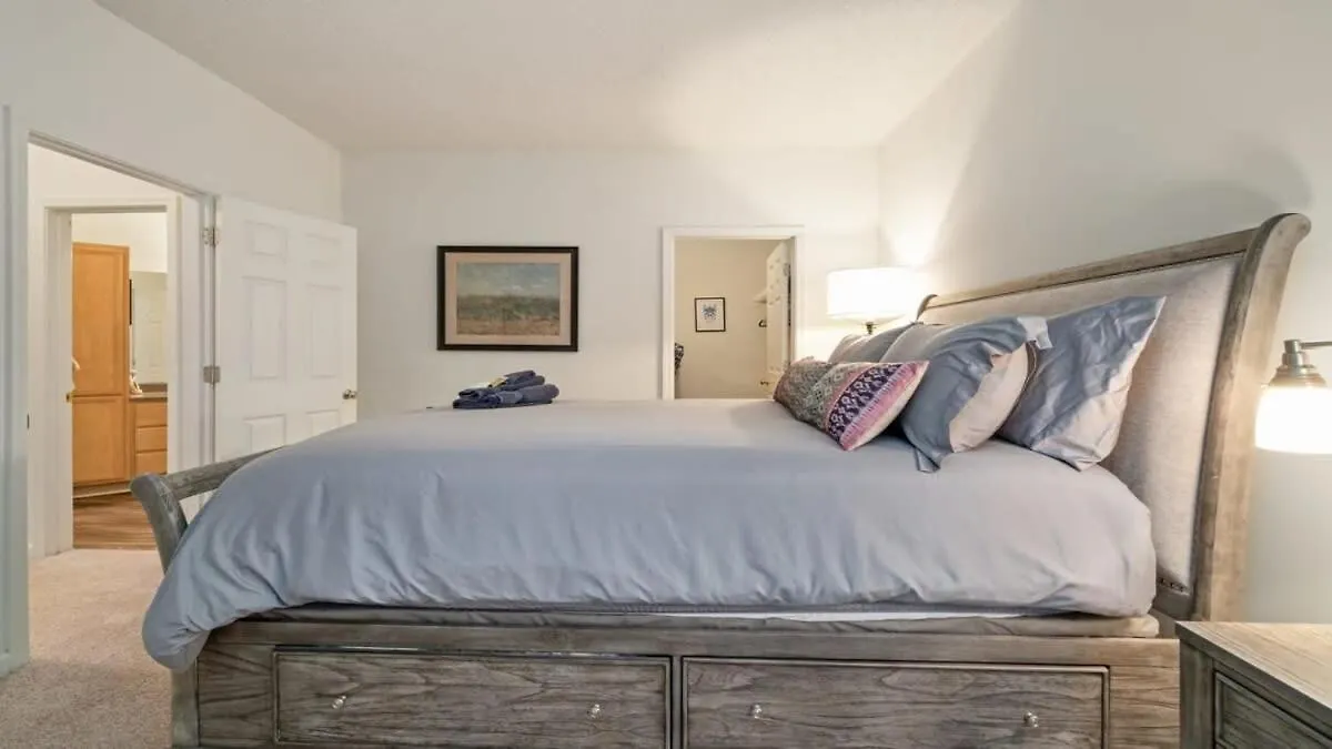 Cozy 1-Br Apartment With A Seasonal Pool Charlotte United States
